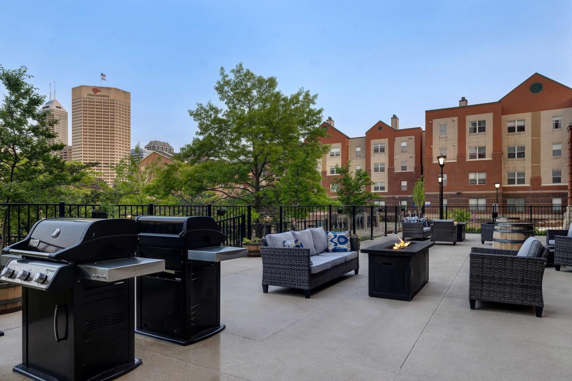 Homewood Suites By Hilton Indianapolis Downtown Iupui Exterior foto